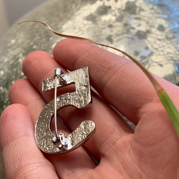 Beautiful #5 pearls crystals silver plated Brooch - Picture 5 of 5